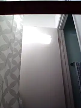 Snapshot of NewKing100 chatting on October 24, 12:13 am NewKing100 online show from October 24, 12:13 am