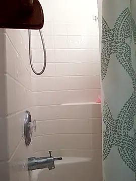 Snapshot of NewKing100 chatting on March 20, 12:51 am NewKing100 online show from March 20, 12:51 am