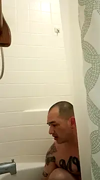 Snapshot of NewKing100 chatting on December 10, 6:44 am NewKing100 online show from December 10, 6:44 am