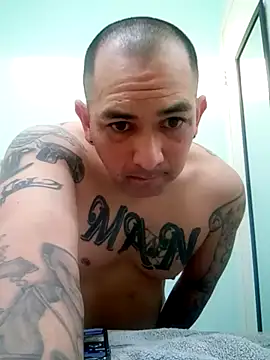 Snapshot of NewKing100 chatting on February 22, 1:22 am NewKing100 online show from February 22, 1:22 am