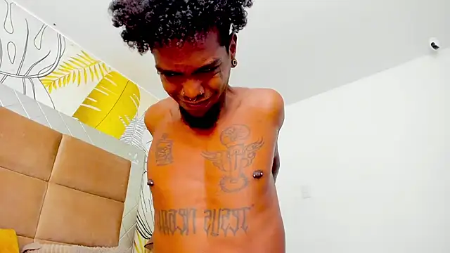 Snapshot of bigblackhotx1 chatting on October 17, 11:47 am bigblackhotx1 online show from October 17, 11:47 am