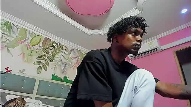 bigblackhotx1 online show from January 19, 4:08 pm