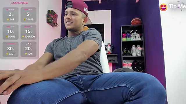 Snapshot of Marcos_garcias chatting on September 14, 2:46 am Marcos garcias online show from September 14, 2:46 am