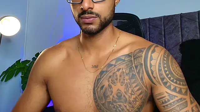 LiamGarcia1 online show from October 30, 2:40 pm