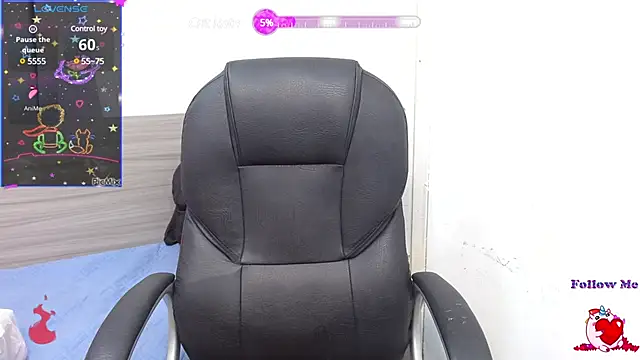 Snapshot of loistwink_ chatting on December 19, 3:18 am loistwink  online show from December 19, 3:18 am