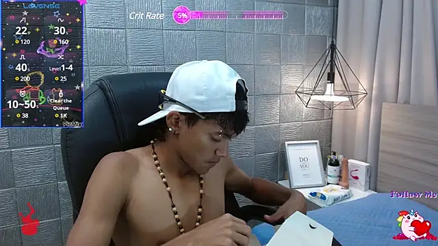 Snapshot of loistwink_ chatting on December 21, 4:19 am loistwink  online show from December 21, 4:19 am
