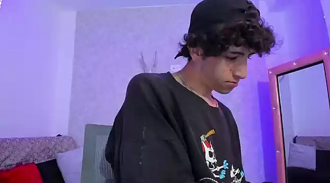 Kerverr  online show from February 3, 4:31 pm