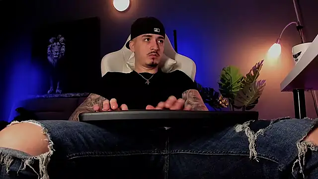 uptomatty online show from May 14, 7:39 am