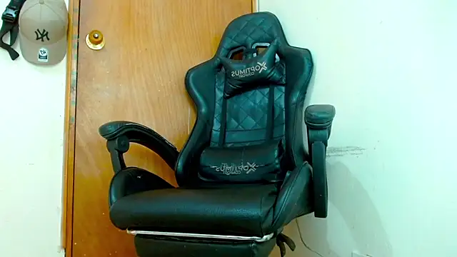 Danyer33 online show from October 4, 1:21 am