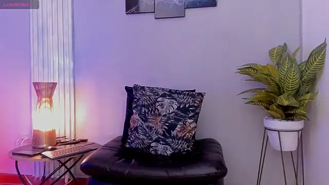 thomas eliotts online show from December 18, 7:41 pm