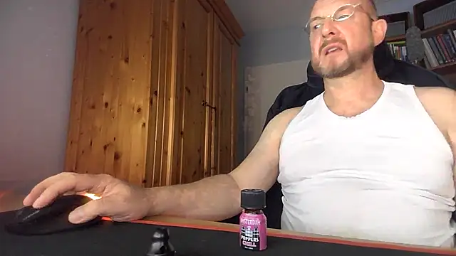 Tom PP cgn online show from April 29, 1:43 am