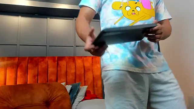 Snapshot of Alex_towers chatting on December 28, 6:40 pm Alex towers online show from December 28, 6:40 pm