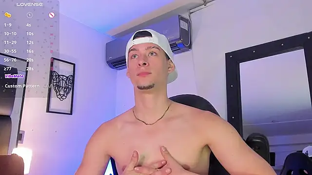 JadeSmiith  online show from March 4, 9:43 pm