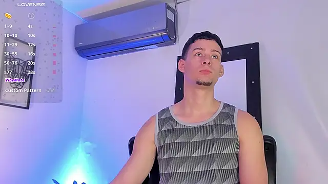 JadeSmiith  online show from March 5, 10:01 pm