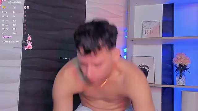 JadeSmiith  online show from December 7, 9:11 pm