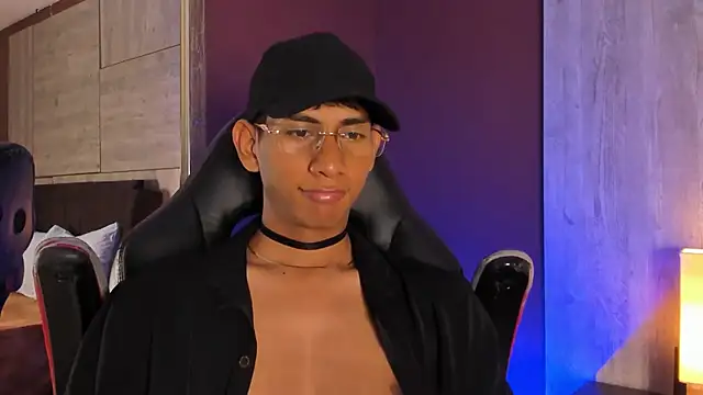 Nick Collins18 online show from October 25, 11:39 pm