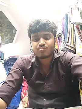 Snapshot of heartless__95 chatting on October 6, 9:47 am heartless  95 online show from October 6, 9:47 am
