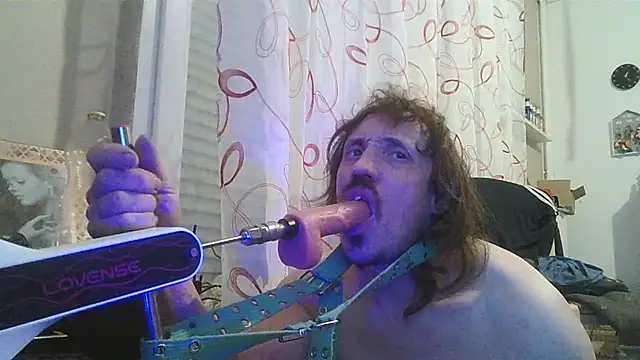 cyril020202 online show from December 5, 12:12 pm