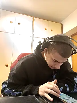 BigDickEnrg7195 online show from February 5, 10:22 pm