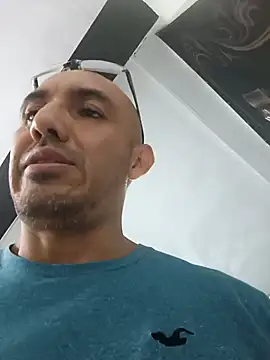 Snapshot of exmilitary chatting on January 27, 9:00 pm exmilitary online show from January 27, 9:00 pm