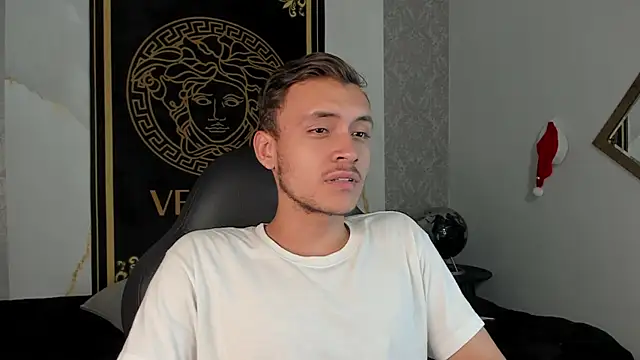 Desmon Clark online show from December 24, 8:27 pm