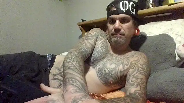 Snapshot of clitstitsandbongrips chatting on September 14, 5:15 pm clitstitsandbongrips online show from September 14, 5:15 pm