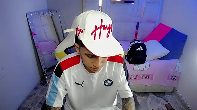 Brayan lopezz online show from December 17, 2:13 pm