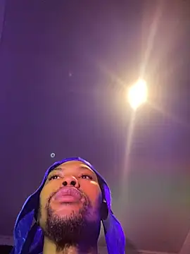 Snapshot of BlueIceCube chatting on October 3, 3:55 am BlueIceCube online show from October 3, 3:55 am