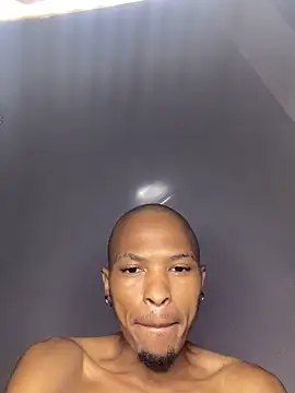 Snapshot of BlueIceCube chatting on February 23, 6:12 am BlueIceCube online show from February 23, 6:12 am