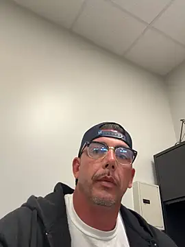 Snapshot of mike_hawks_nice chatting on September 17, 3:35 pm mike hawks nice online show from September 17, 3:35 pm