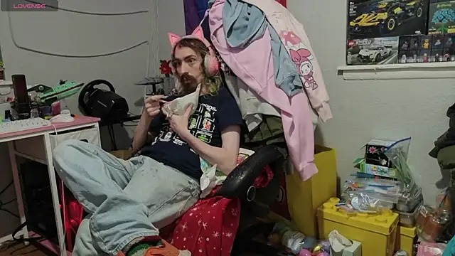 tallnerdyguy online show from April 1, 3:41 am