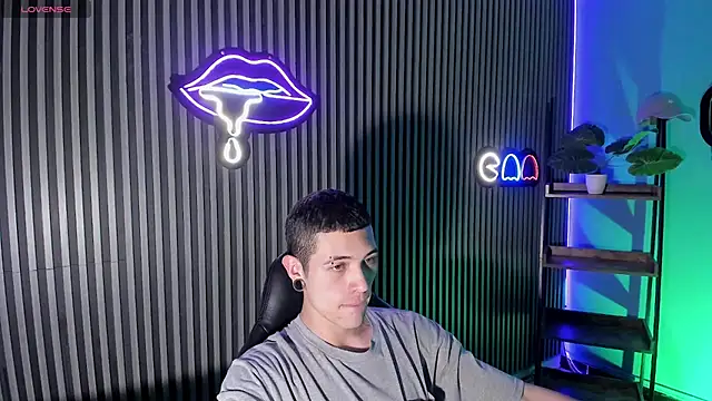 Jefer rick  online show from February 12, 8:04 pm