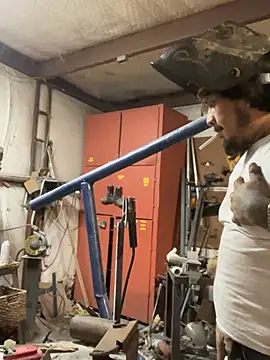 Snapshot of yomanfriend chatting on December 19, 5:40 am yomanfriend online show from December 19, 5:40 am