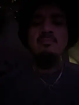 Snapshot of yomanfriend chatting on December 17, 7:18 am yomanfriend online show from December 17, 7:18 am