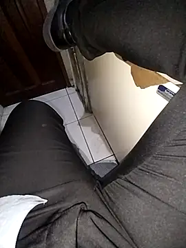 Snapshot of Whiper2024 chatting on October 9, 6:24 pm Whiper2024 online show from October 9, 6:24 pm