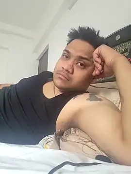 Snapshot of Rhythm_Rhyme chatting on December 16, 3:30 am Rhythm Rhyme online show from December 16, 3:30 am