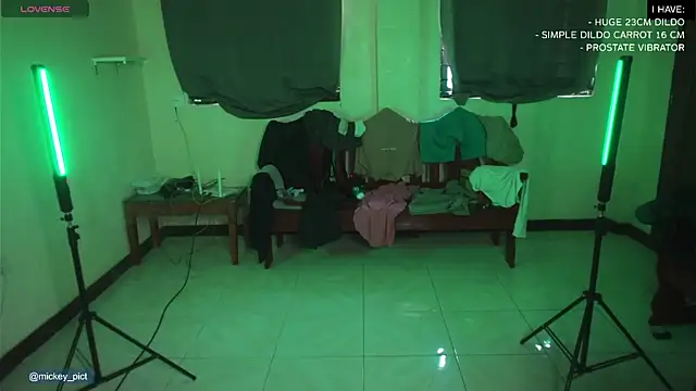 mickeypict online show from December 22, 7:00 am