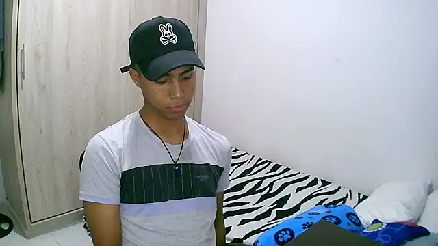 sexy diamante  online show from December 23, 2:42 am