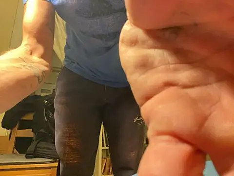 Snapshot of otikatseikaip3r chatting on October 8, 12:15 am otikatseikaip3r online show from October 8, 12:15 am