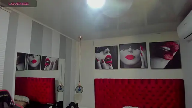 Snapshot of KENDER21_ chatting on February 12, 12:22 pm KENDER21  online show from February 12, 12:22 pm