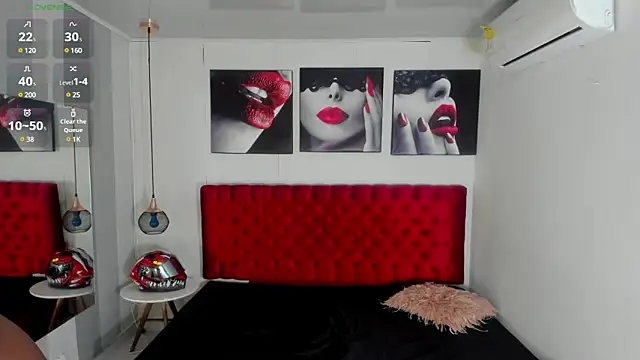 Snapshot of KENDER21_ chatting on December 17, 12:43 pm KENDER21  online show from December 17, 12:43 pm