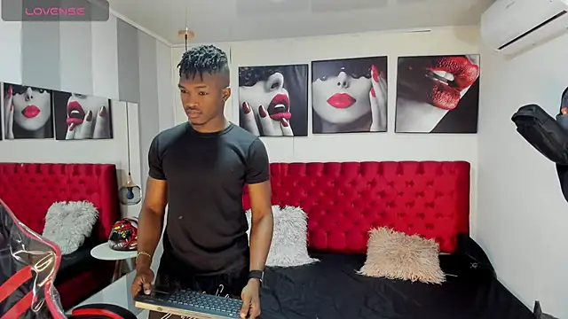 Snapshot of KENDER21_ chatting on January 18, 12:57 pm KENDER21  online show from January 18, 12:57 pm
