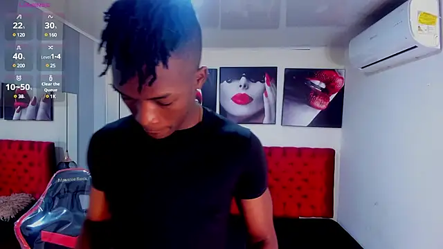 Snapshot of KENDER21_ chatting on January 3, 12:41 pm KENDER21  online show from January 3, 12:41 pm