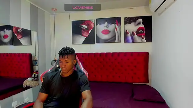 Snapshot of KENDER21_ chatting on December 19, 12:34 pm KENDER21  online show from December 19, 12:34 pm