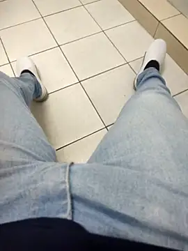 Snapshot of gatmoreno1 chatting on September 8, 7:13 pm gatmoreno1 online show from September 8, 7:13 pm