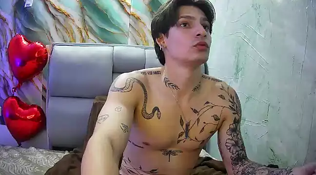 Snapshot of Apolo_Hidalgo01 chatting on February 7, 4:24 pm Apolo Hidalgo01 online show from February 7, 4:24 pm