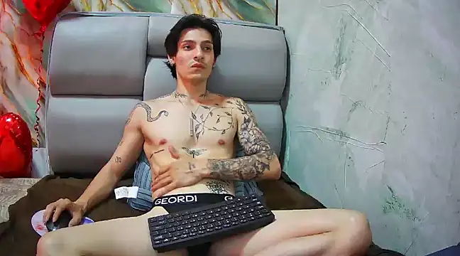 Snapshot of Apolo_Hidalgo01 chatting on February 13, 4:39 pm Apolo Hidalgo01 online show from February 13, 4:39 pm