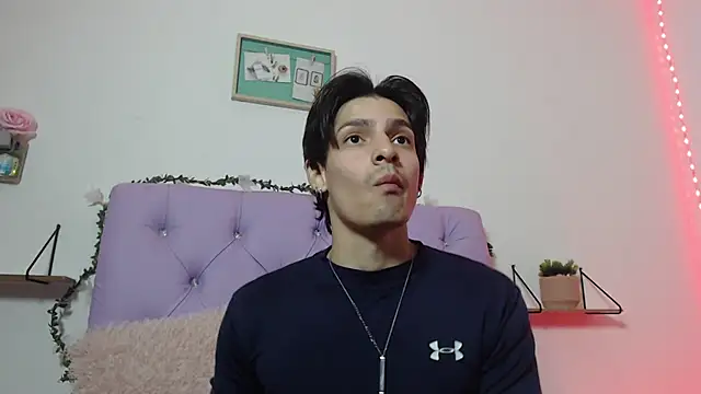 Snapshot of Apolo_Hidalgo01 chatting on January 29, 4:08 pm Apolo Hidalgo01 online show from January 29, 4:08 pm