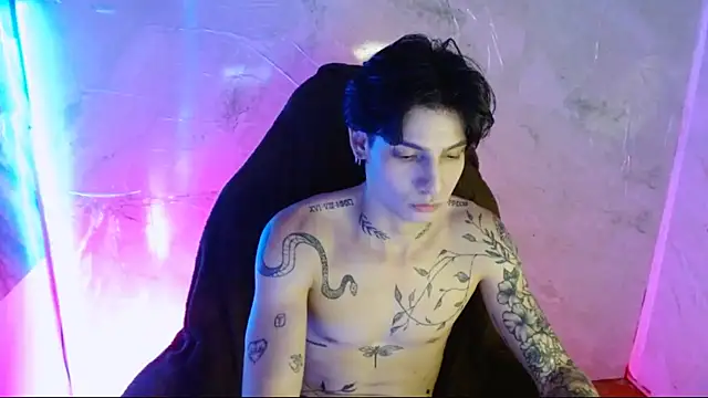 Snapshot of Apolo_Hidalgo01 chatting on September 11, 7:35 pm Apolo Hidalgo01 online show from September 11, 7:35 pm