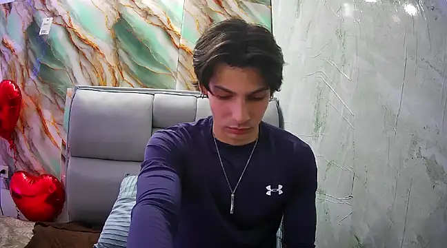 Snapshot of Apolo_Hidalgo01 chatting on February 11, 4:35 pm Apolo Hidalgo01 online show from February 11, 4:35 pm